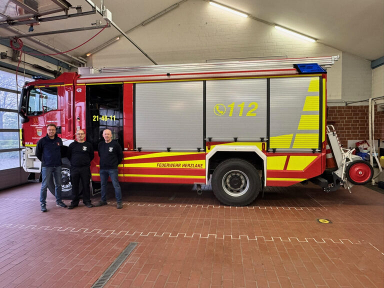 Neues HLF 20 offiziell in Dienst gestellt – HLF 10/6 übergeben
